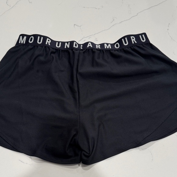 Under Armour Women's Athletic Black Shorts - Picture 8 of 8